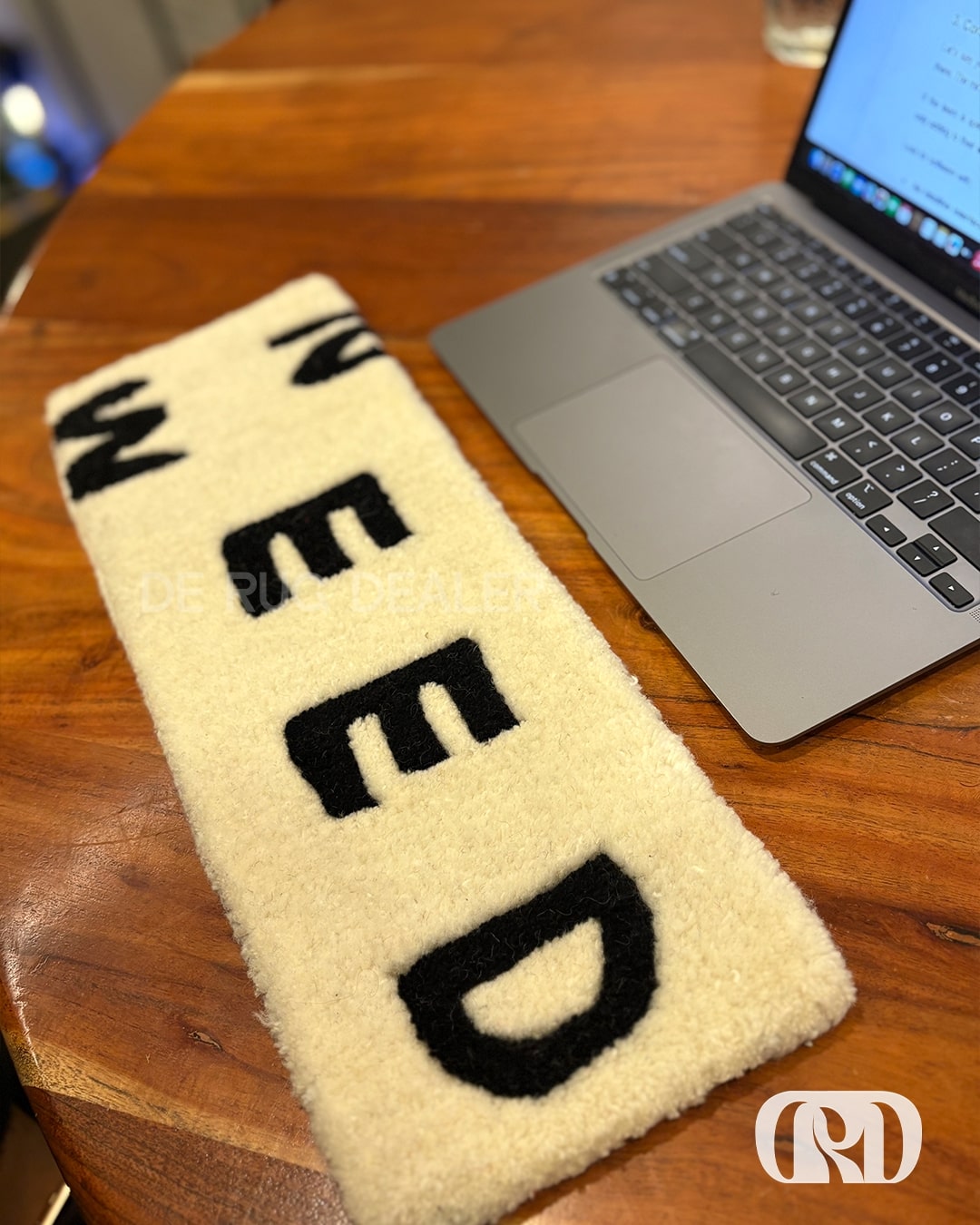 W/NEED KEYBOARD RUG 3