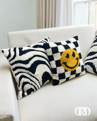 CHECKMATE SMILE TUFTED CUSHION COVER SET
