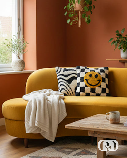 CHECKMATE SMILE CUSHION COVER SET
