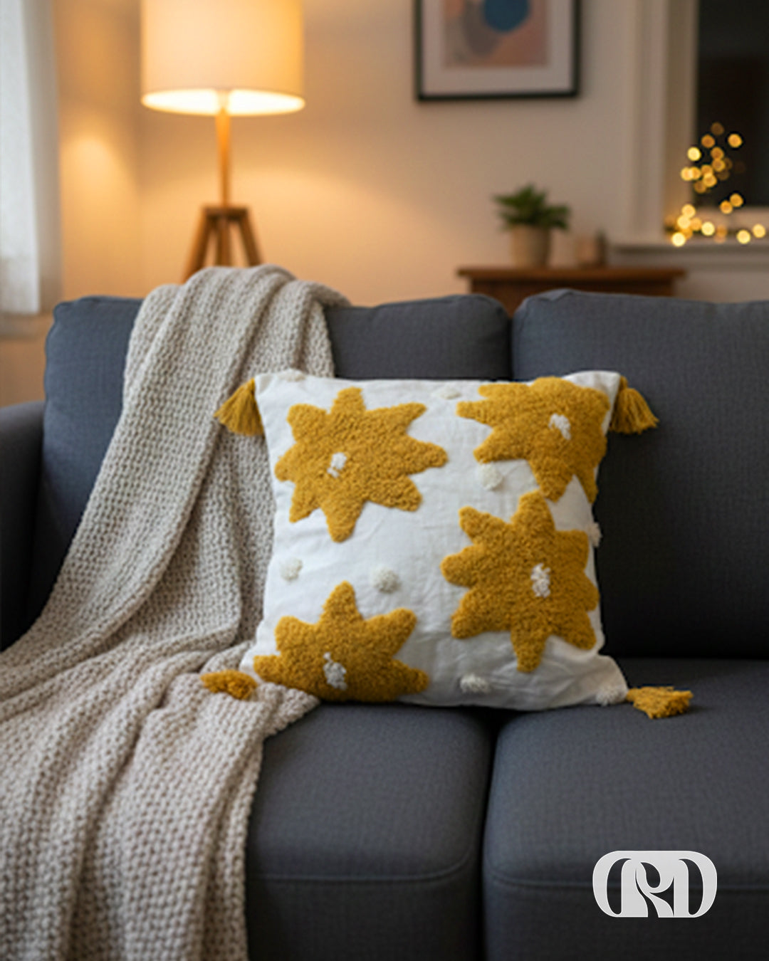 GOLDEN STAR TUFTED CUSHION COVER