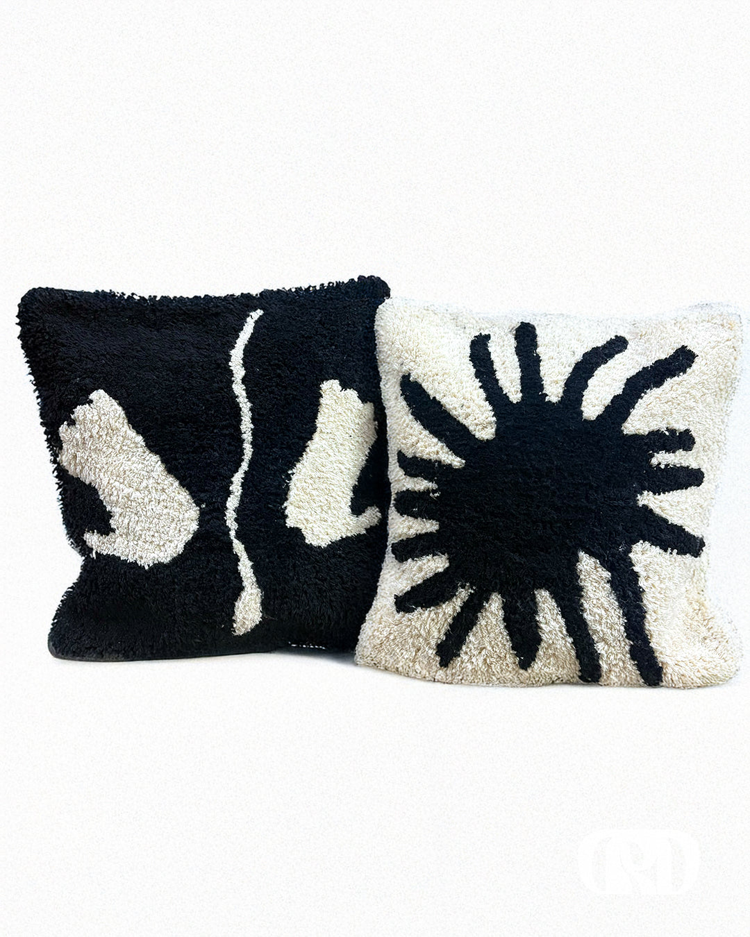 MONOCHROME ABSTRACT TUFTED CUSHION COVER SET