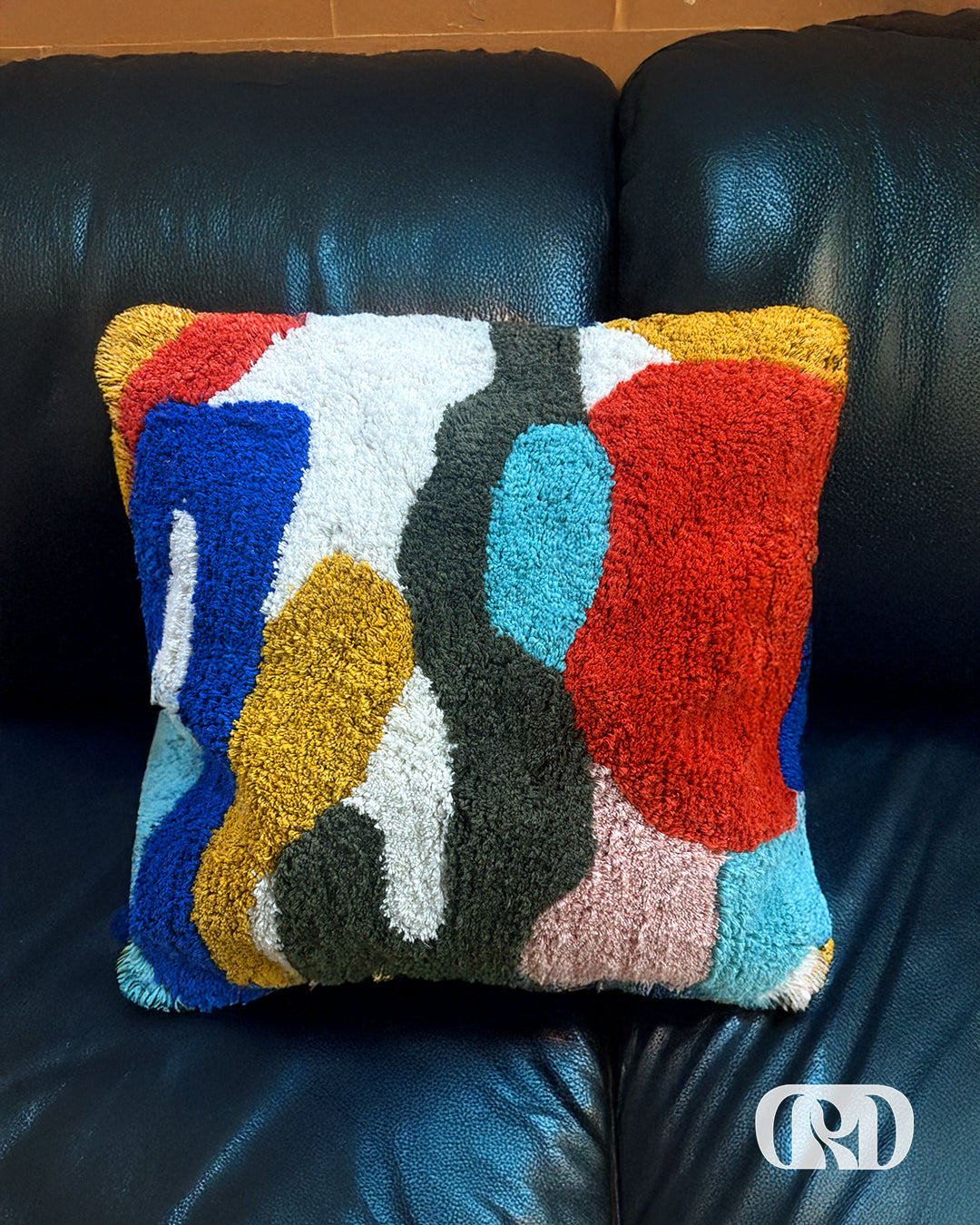 MULTI-HUE TUFTED CUSHION COVER