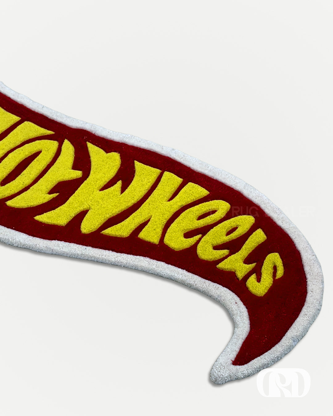 FLAMING WHEELS HAND-TUFTED RUG